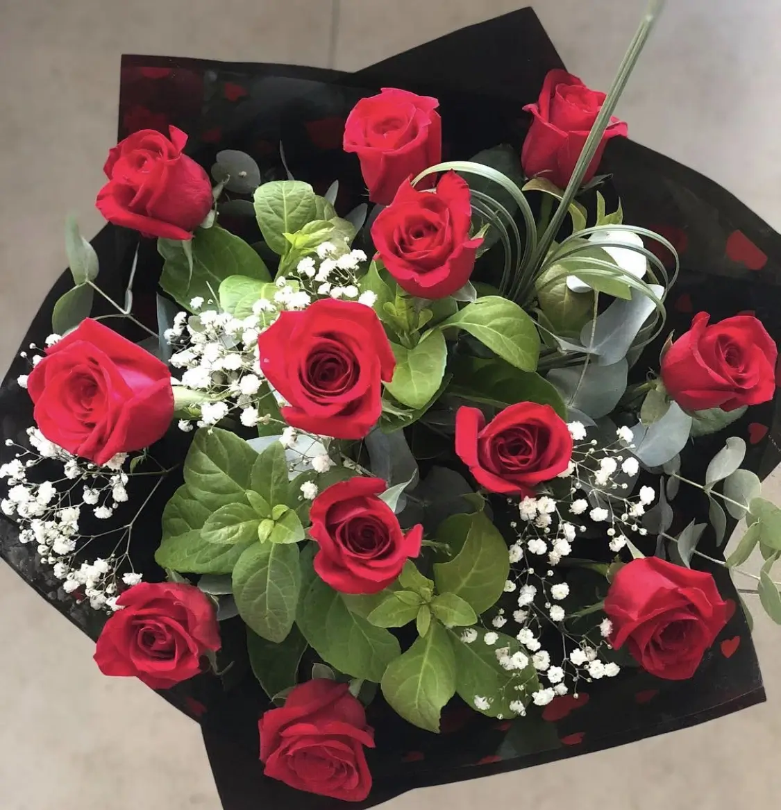 1 dozen Colombian Roses